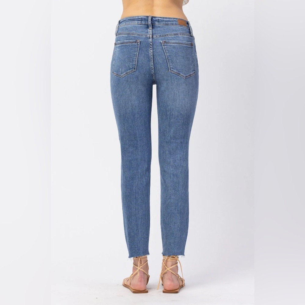 Judy Blue High Rise Relaxed Fit Sunflower Embroidered‎ Jeans 88257 size 15/32 - Picture 6 of 6
